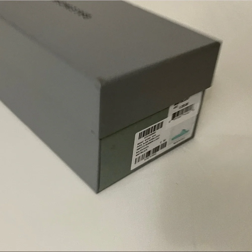 BALENCIAGA LOGO WOMEN POOL SLIDE MINT 42EU/12US - Picture 3 of 9